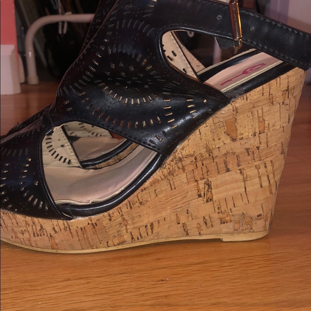 Black Wedges - Picture 3 of 4